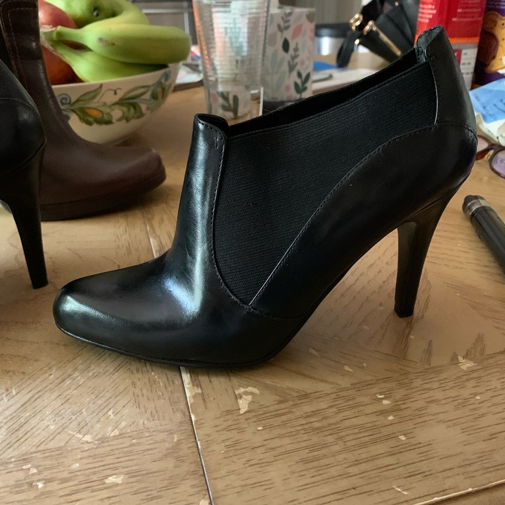 Nine West Never worn Size 6 Leather boots